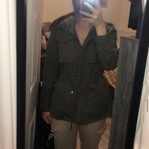 green tommy Hilfiger throw over